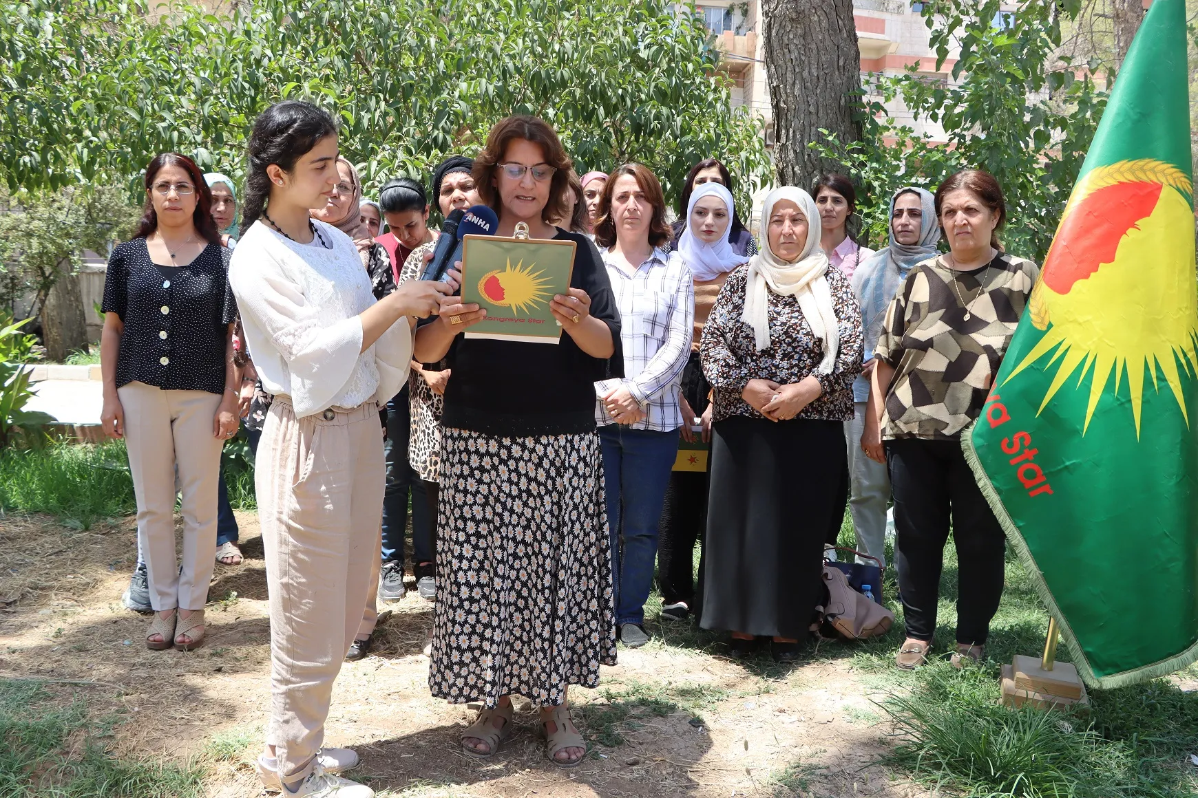 ​​​​​​​Kongra Star: Ger Viyan Dexîl jineke xwedî rûmet be, piştgiriya Erdogan nake
