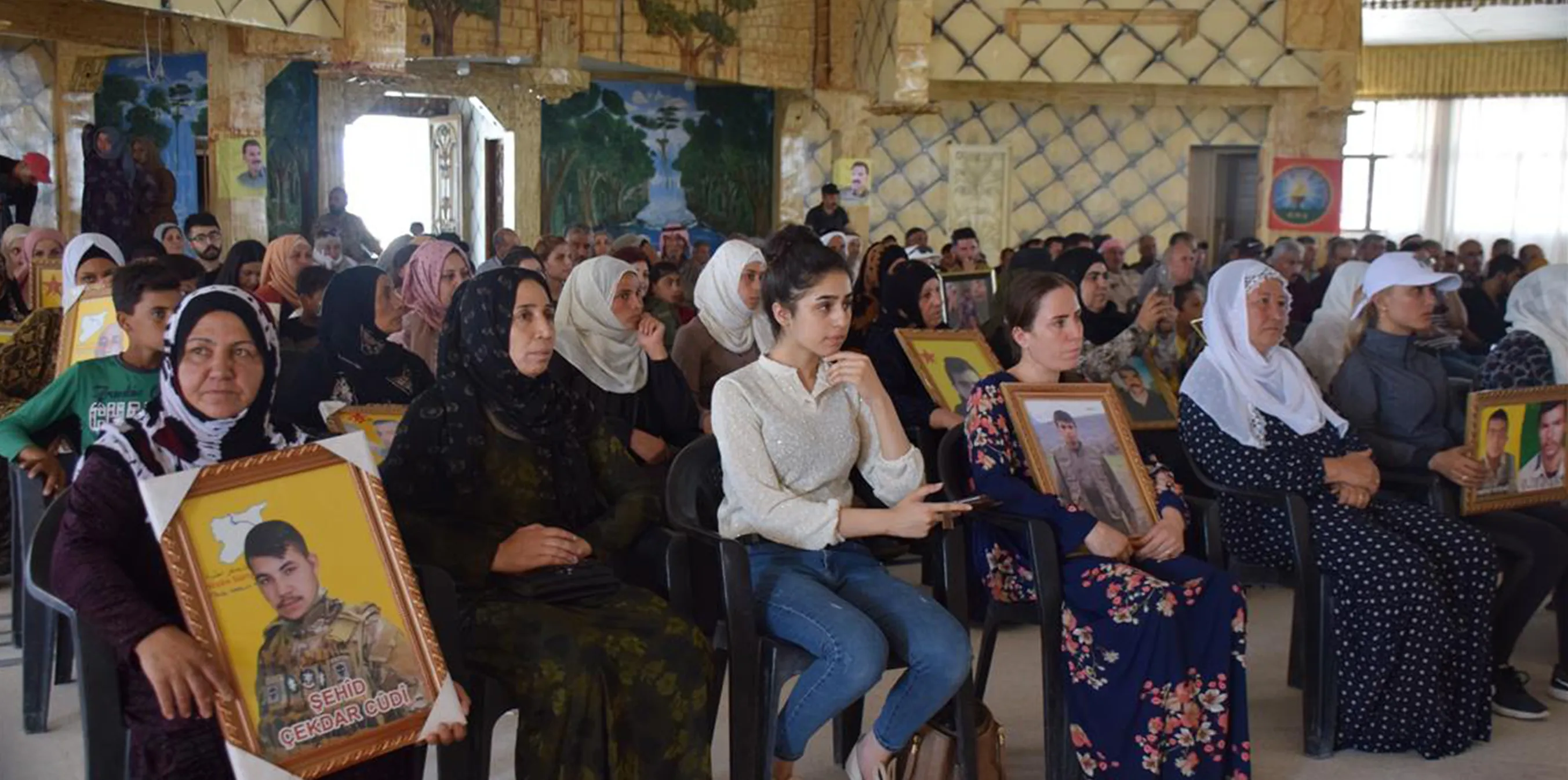 'Em ê hêsirên dayikan bikin gule di sînga dijmin de'