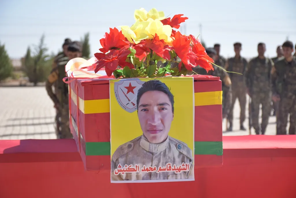 Cenazeyê şehîd Qasim Kinêş li Şedadê hat veşartin