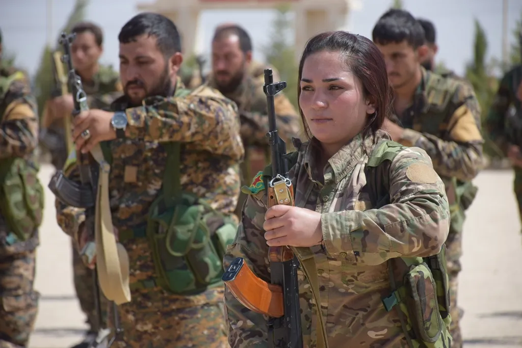 Cenazeyê du şehîdên QSD'ê bi merasîmekê li Şedadê hatin veşartin