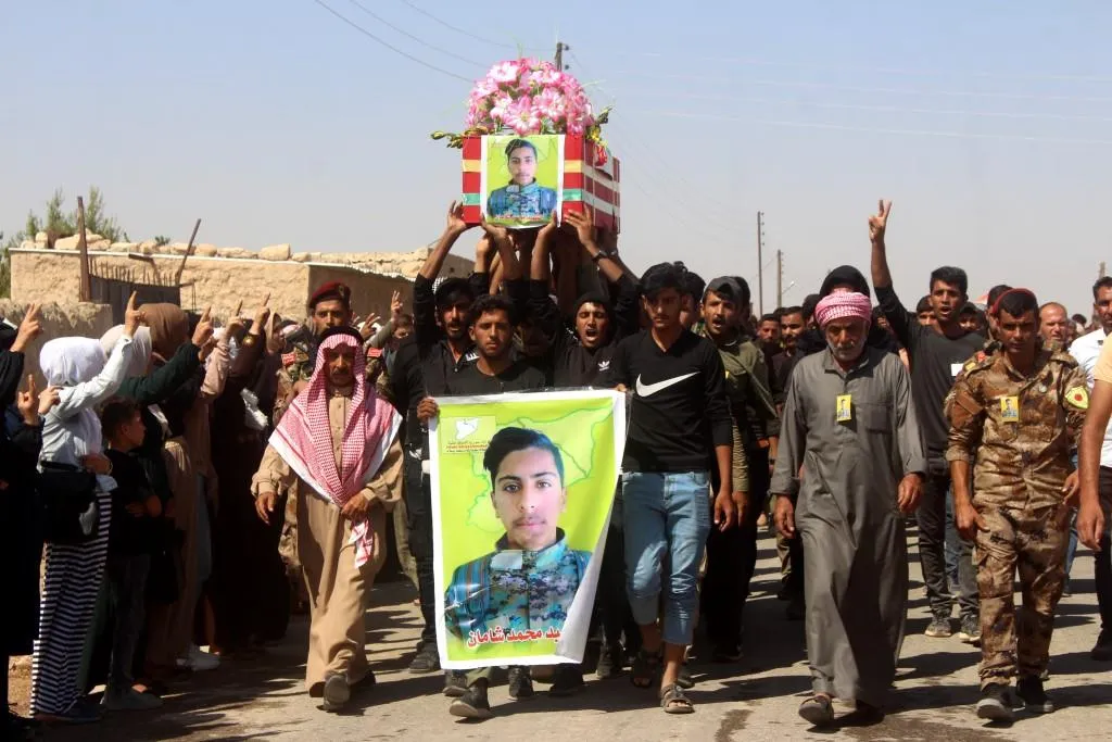 Şêniyên Kobanê şehîd Mihemed Şaman oxir kir