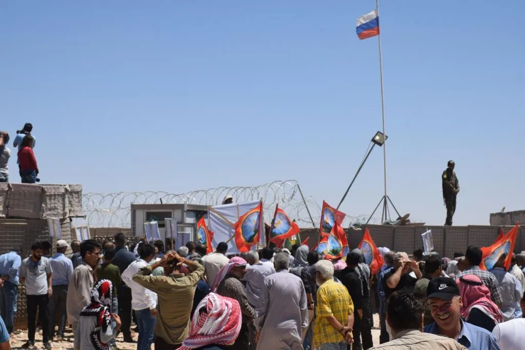 ​​​​​​​Ji pêşiya baregeha Rûsyayê şêniyên kantona Kobanê bêdengiya Rûsya şermezar kir