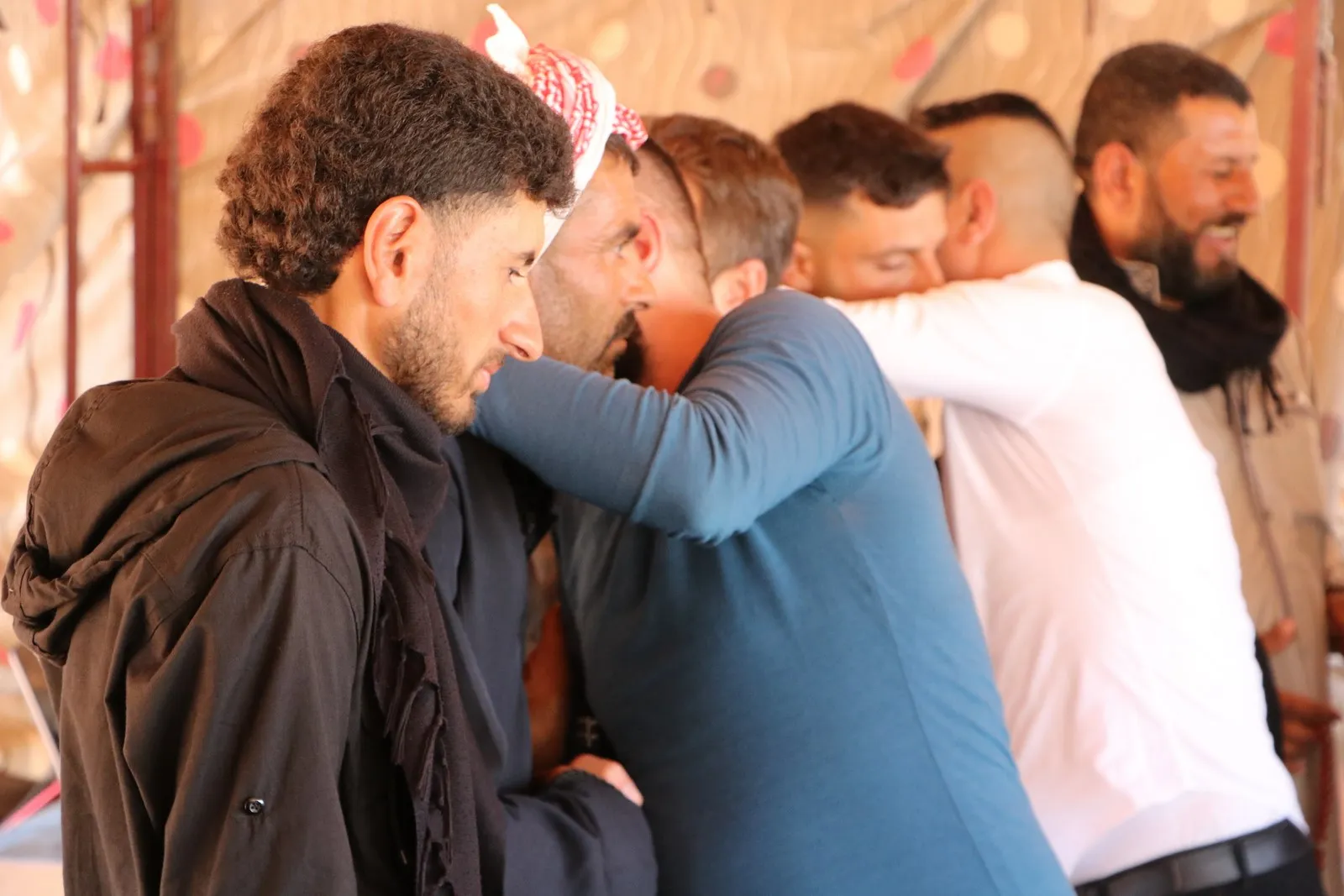 Li ser bingeha biratiya gelan… 2 malbatên Kurd û Ereb li Şehbayê li hev hatin
