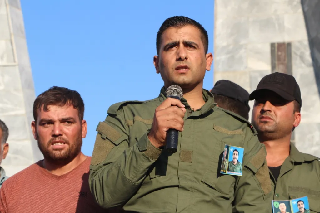 Şêniyên Kobanê cenazeyên 2 şehîdan li Goristana Şehîd Dîcle veşartin