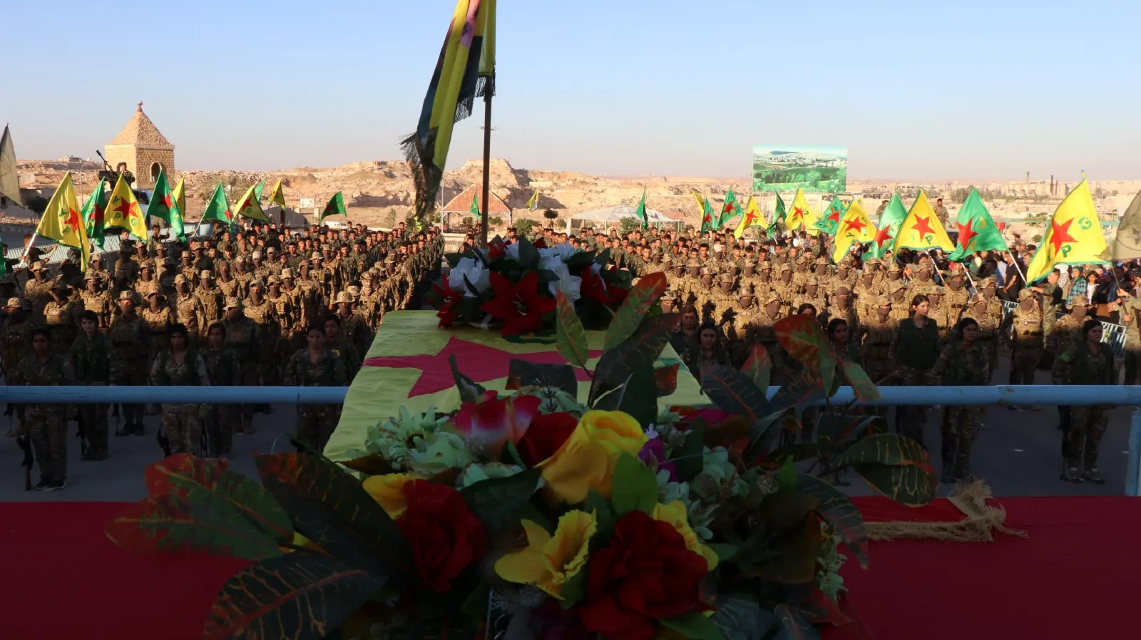 ​​​​​​​Şêniyên Helebê cenazeyê şehîd Cûdî Amanos veşart