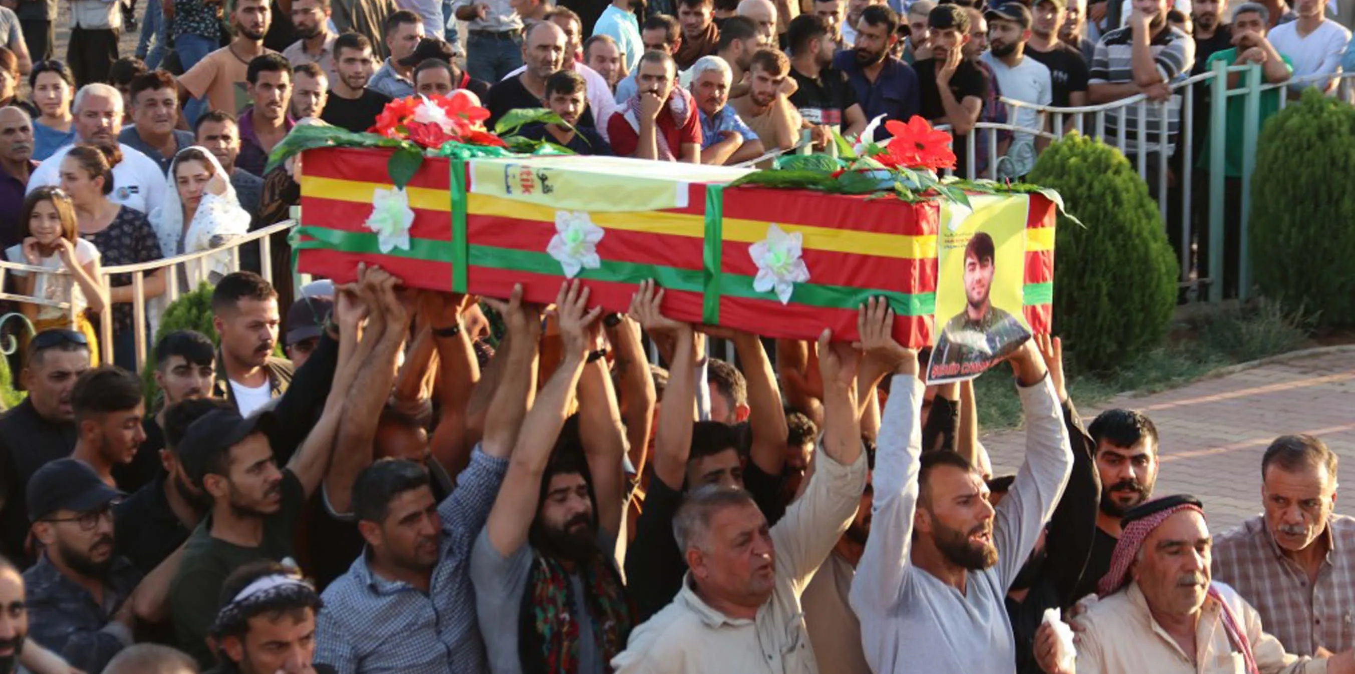 Cenazeyê şehîdê QSD'ê Ciwan Bozan li Dêrikê hat veşartin