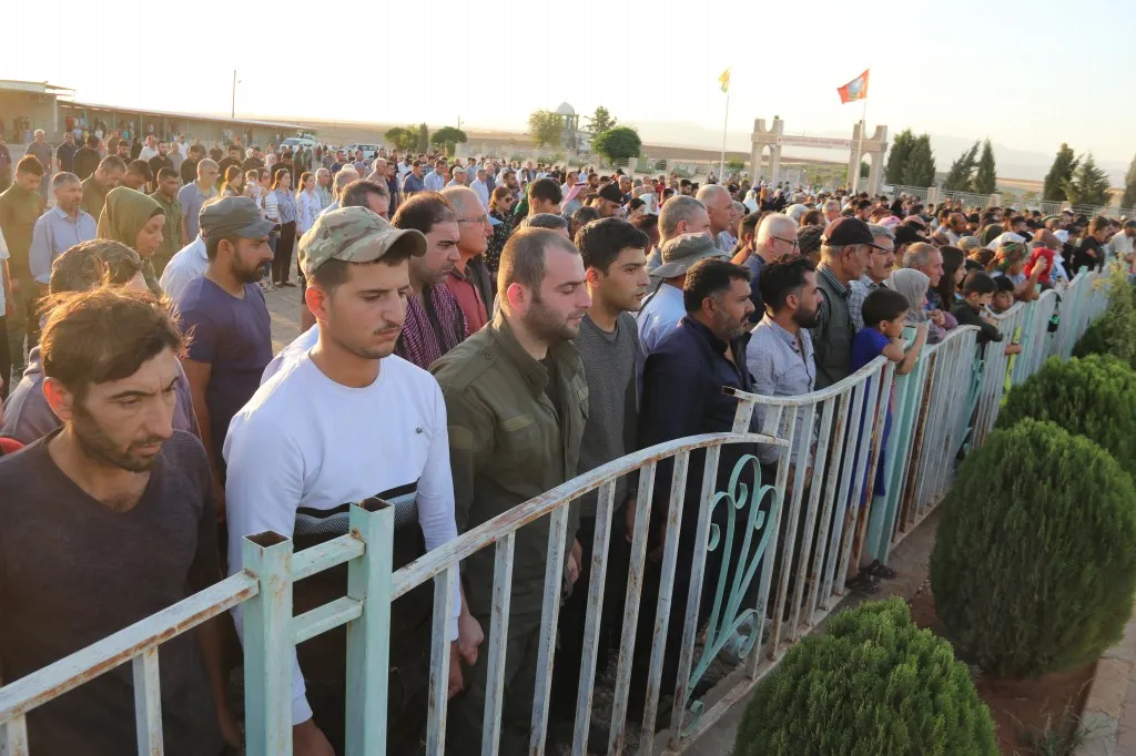 Cenazeyê şehîdê QSD'ê Ciwan Bozan li Dêrikê hat veşartin