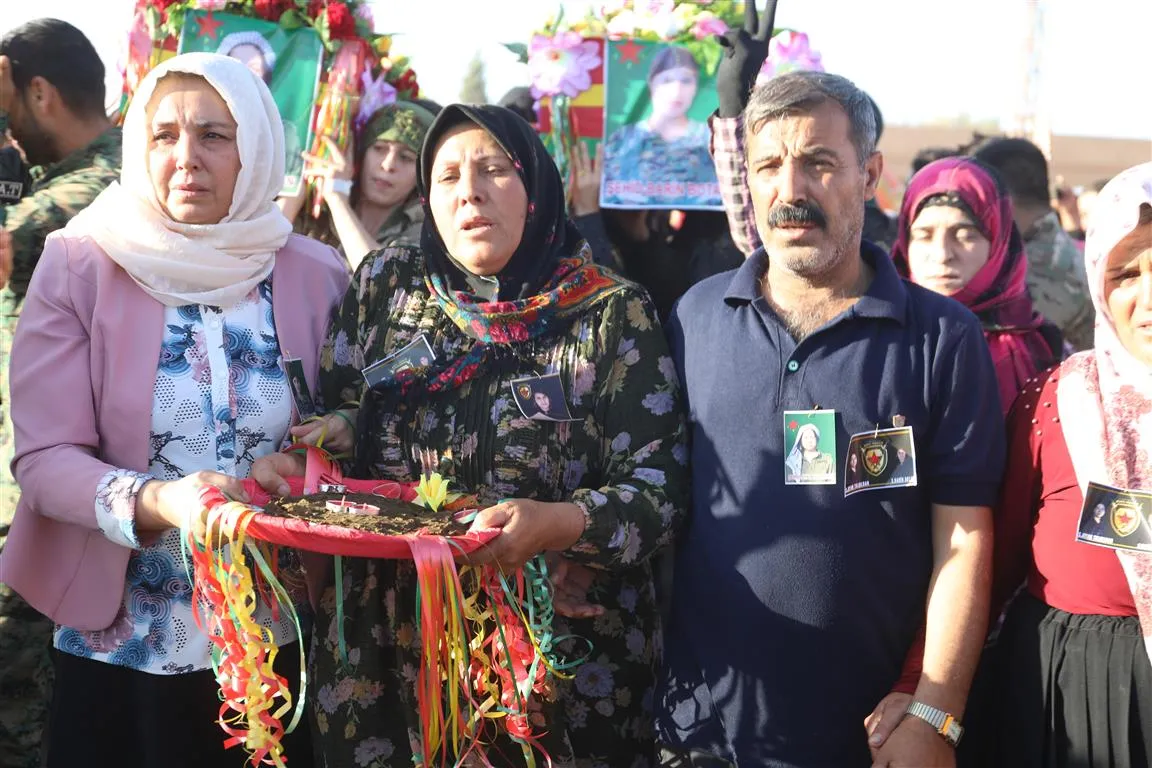 Fermandarên şehîd Jiyan, Barîn û Roj bi merasîmeke bi heybet hatin oxirkirin