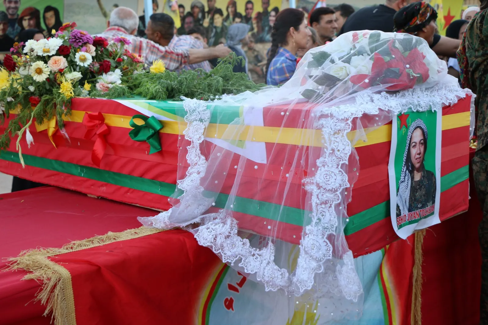 Şehîd Jiyan Tohildan li Helebê ji aliyê bi hezaran ve hat oxirkirin