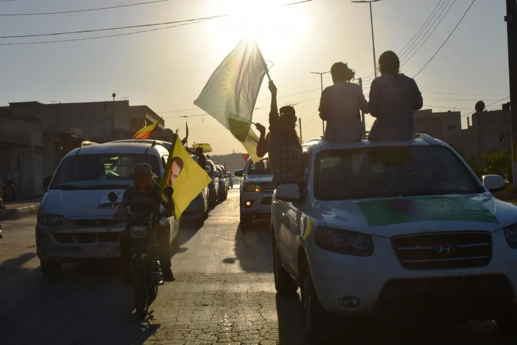 ​​​​​​​Şêniyên Kobanê li hember êrişan daketin kolanan