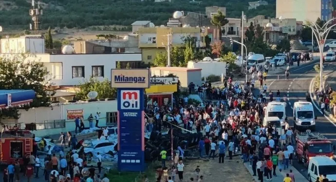 Di qezaya trafîkê ya li Dêrika Mêrdînê de 20 kesan jiyana xwe ji dest da