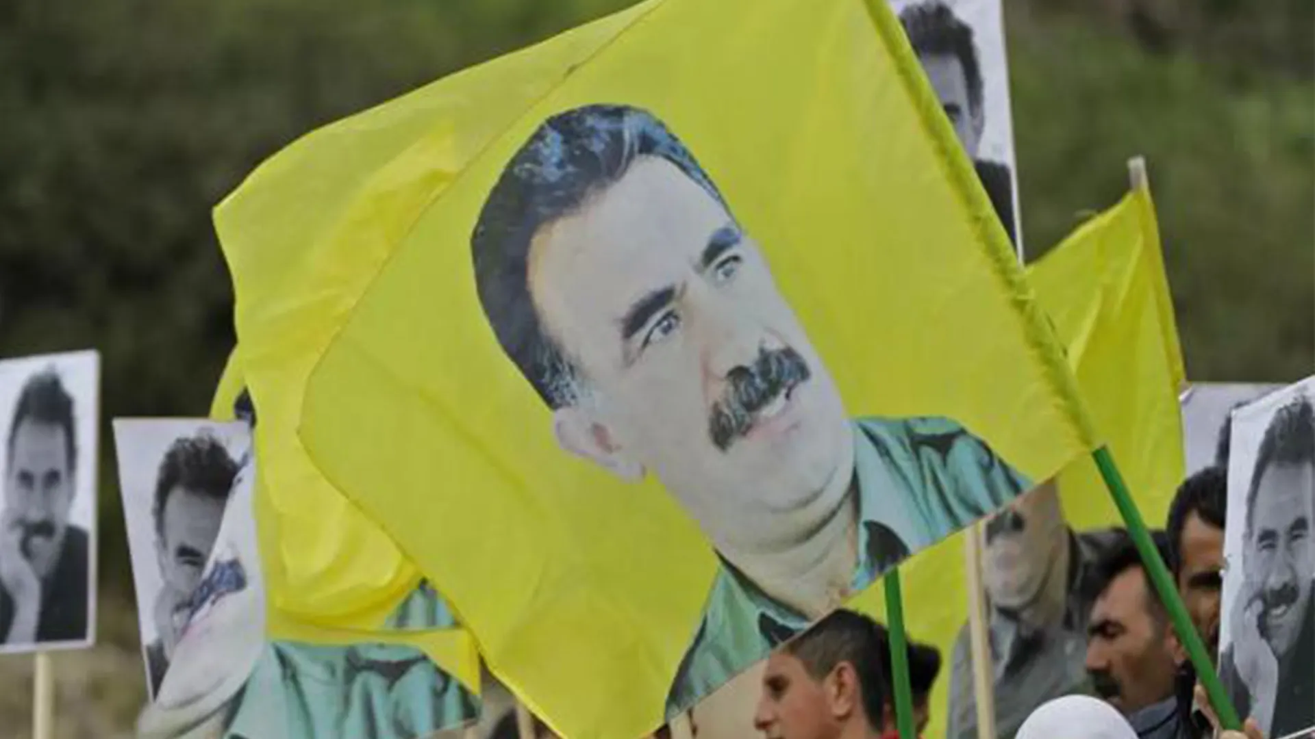 Jinên Dêrazorê: Heta misogerkirina azadiya fîzîkî ya rêber Ocalan em ê tê bikoşin