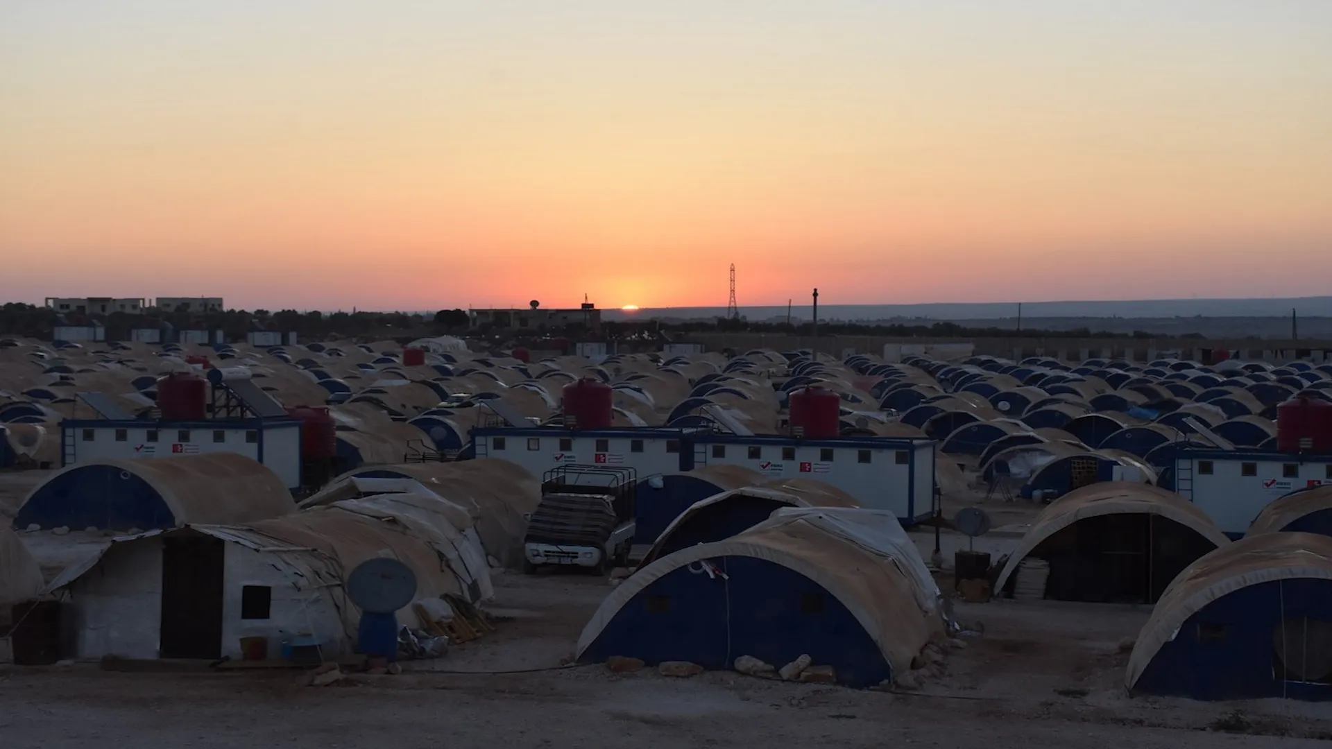 ​​​​​​​Koçberên Efrînê bi bandorên neyinî yên êriş û ambargoyê re rû bi rû ne