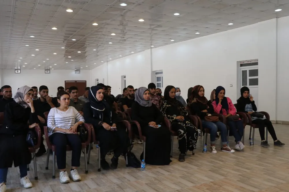 Tevgera Ciwanên Şoreşger li Reqayê civînek li dar xist
