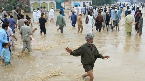 Li Pakistanê ji ber lehiyê zêdetirî hezar kesî mir