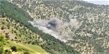 Artêşa Tirk gundekî Amêdiyê topbaran dike