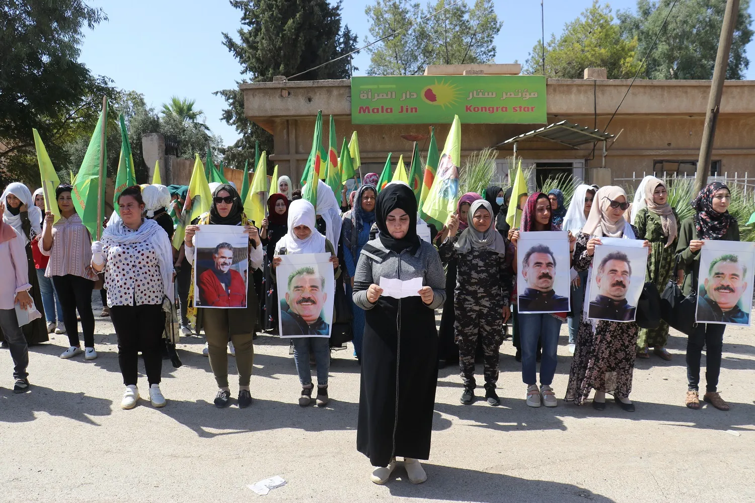 Kongra Star tecrîda li ser rêber Ocalan şermezar kir