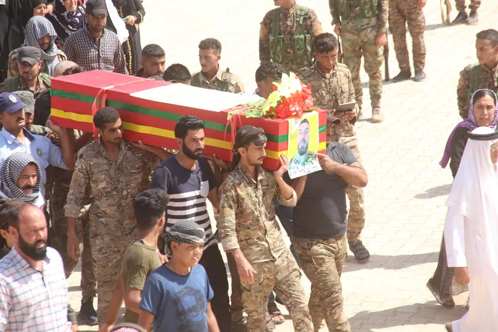 Cenazeyê şehîd Dendeh Zexîre li Şedadê hat veşartin