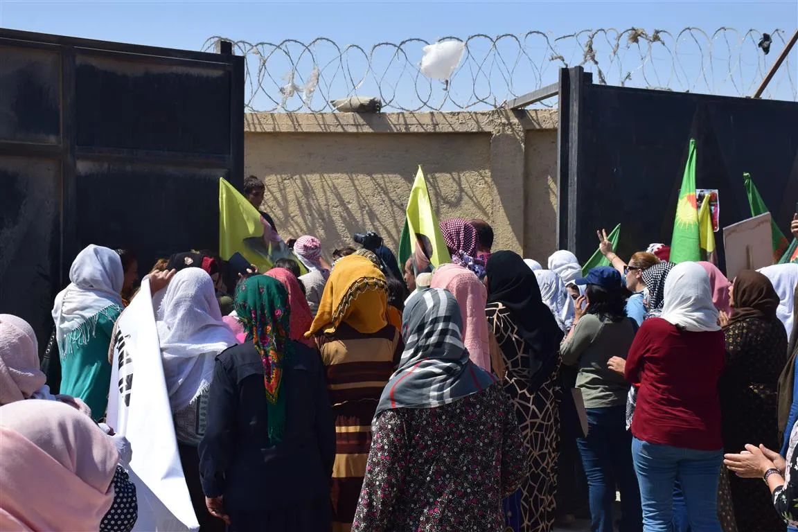 Bi hezaran şêniyên Hesekê li dijî êrişên dagirkeriyê li qadan bûn