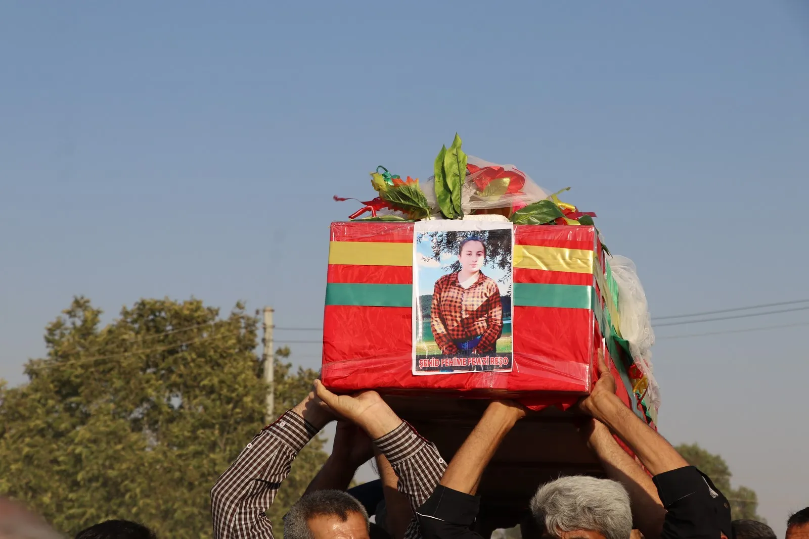 Şêniyên Efrînê cenazeyê şehîd Fehîma Reşo veşart