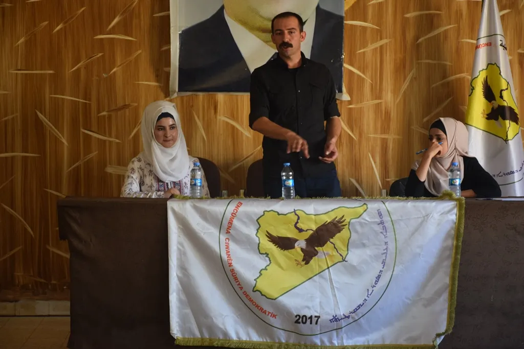 Ciwanan li ser planên valakirina herêmê hişyarî da
