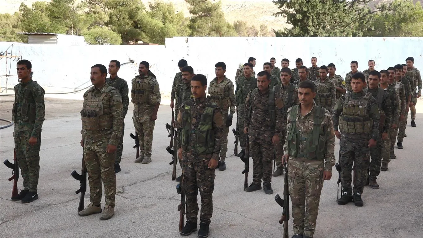 ​​​​​​​Ji bo têkbirina êrişên dagirkeriya Tirk QSD’ê şervanên xwe li ser rêbazên nû perwerde dike
