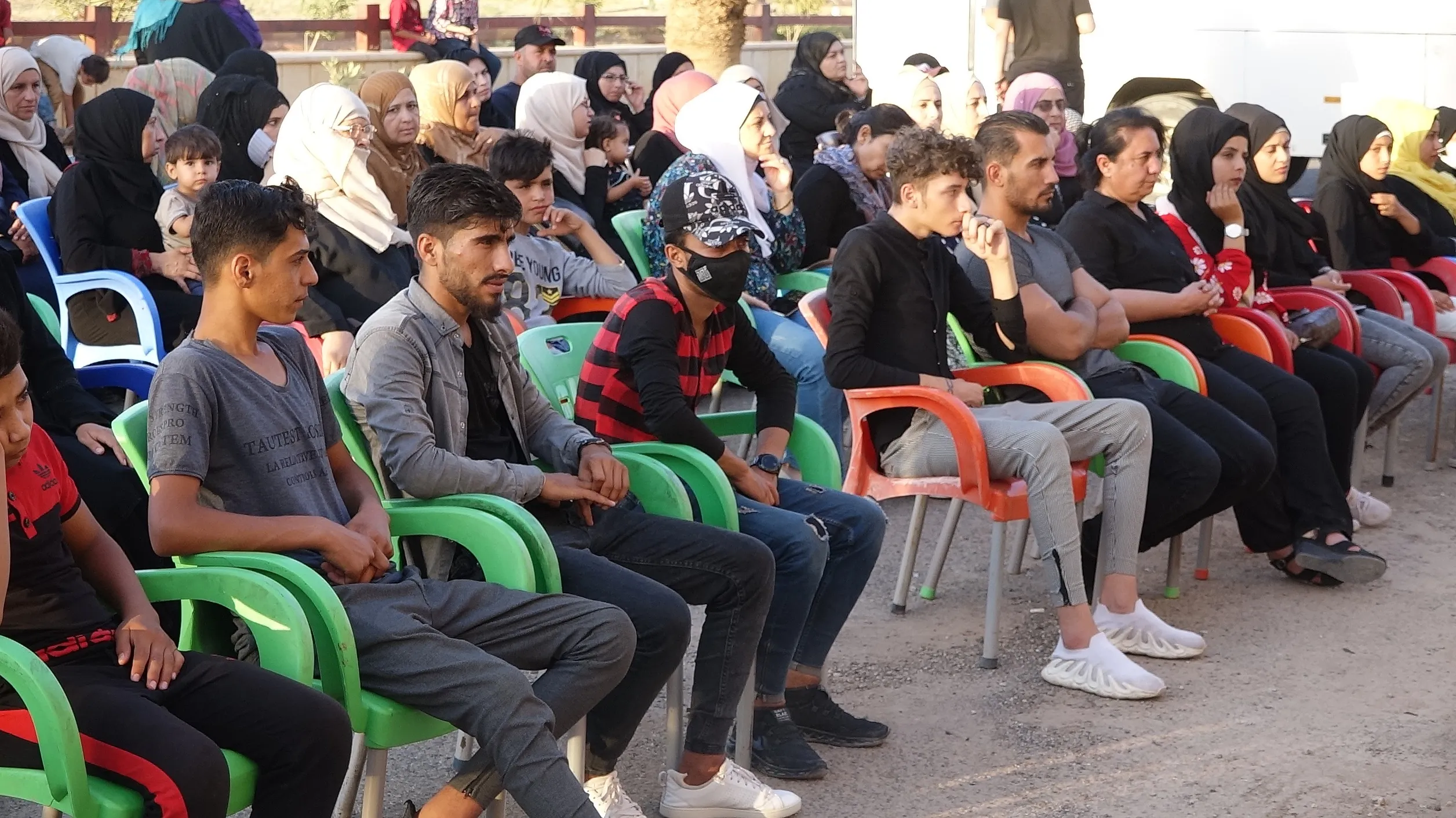 Bi dirûşma “Azadiya rêber Ocalan azadiya gelan e” li Tebqayê çalakiyek hat lidarxistin