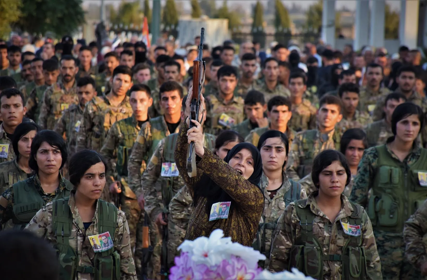 ​​​​​​​Cenazeyê şehîd Rêzan Cawîd û Dijwar Kobanê bi merasîmeke bi heybet hatin veşartin
