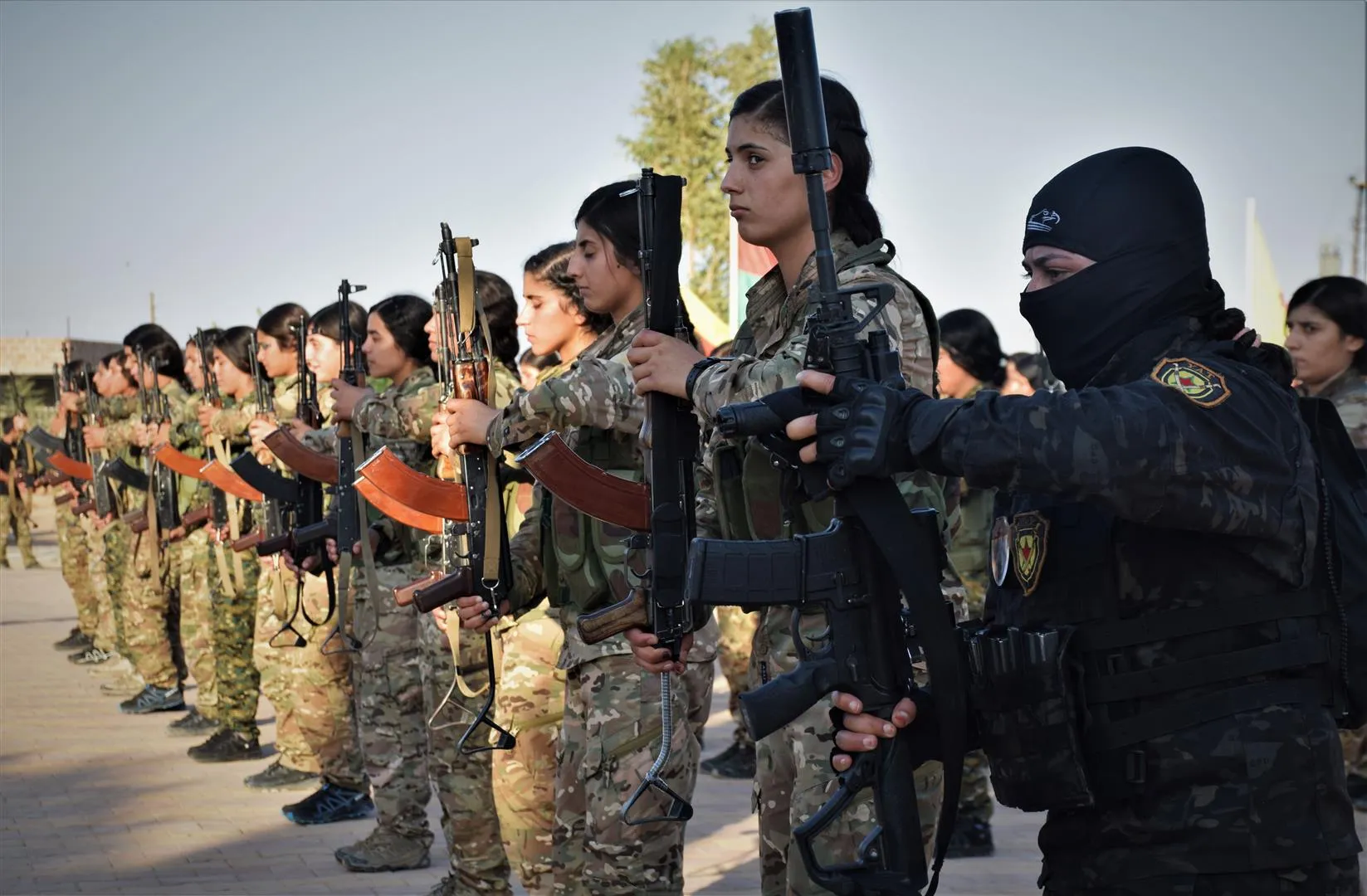 ​​​​​​​Cenazeyê şehîd Rêzan Cawîd û Dijwar Kobanê bi merasîmeke bi heybet hatin veşartin