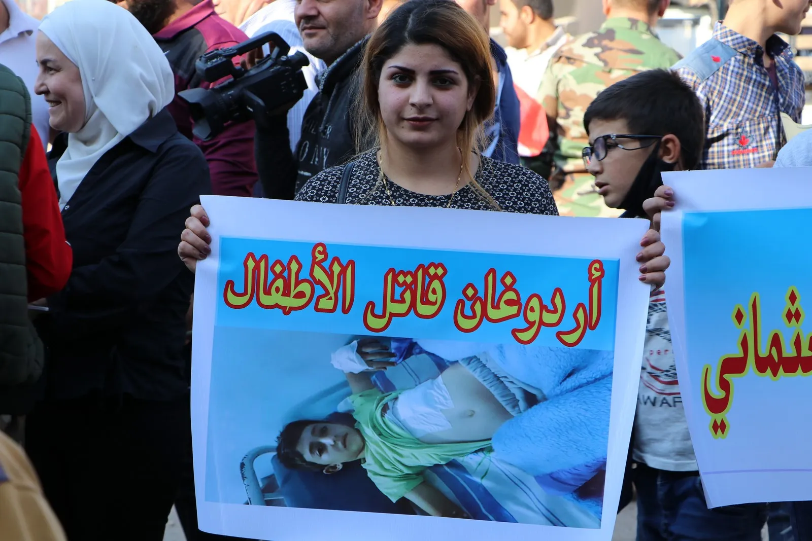 Koçberên Efrînê helwesta xwe nîşan da: Me xeta berxwedanê pejirandiye