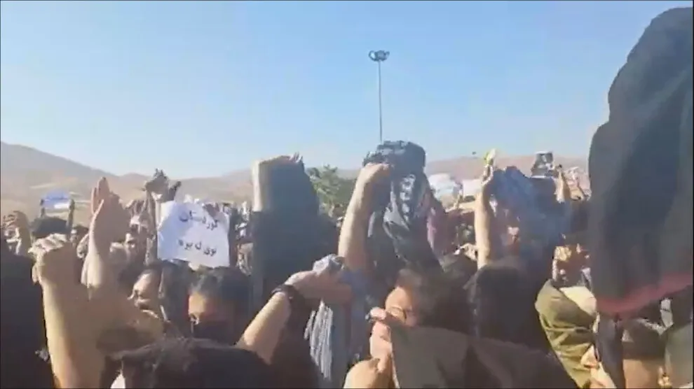 ​​​​​​​Di xwepêşandana li Seqizê de welatiyek hat qetilkirin