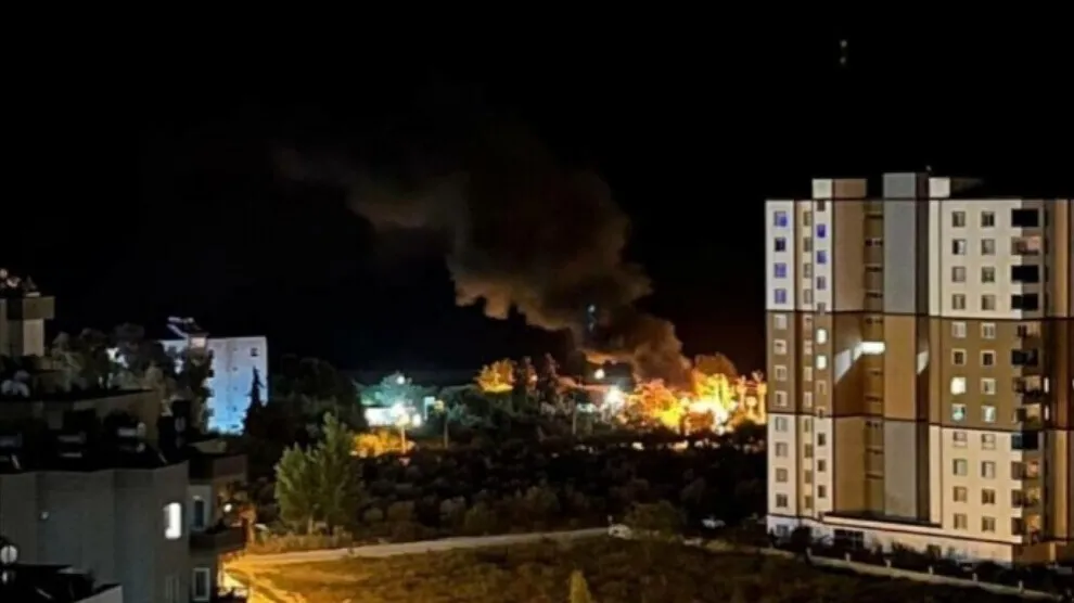 HPG`ê li ser çalakiya fedayî ya li Mersînê: Bersiva zexta li zindanan, komkujî û êrişên kîmyewî ye