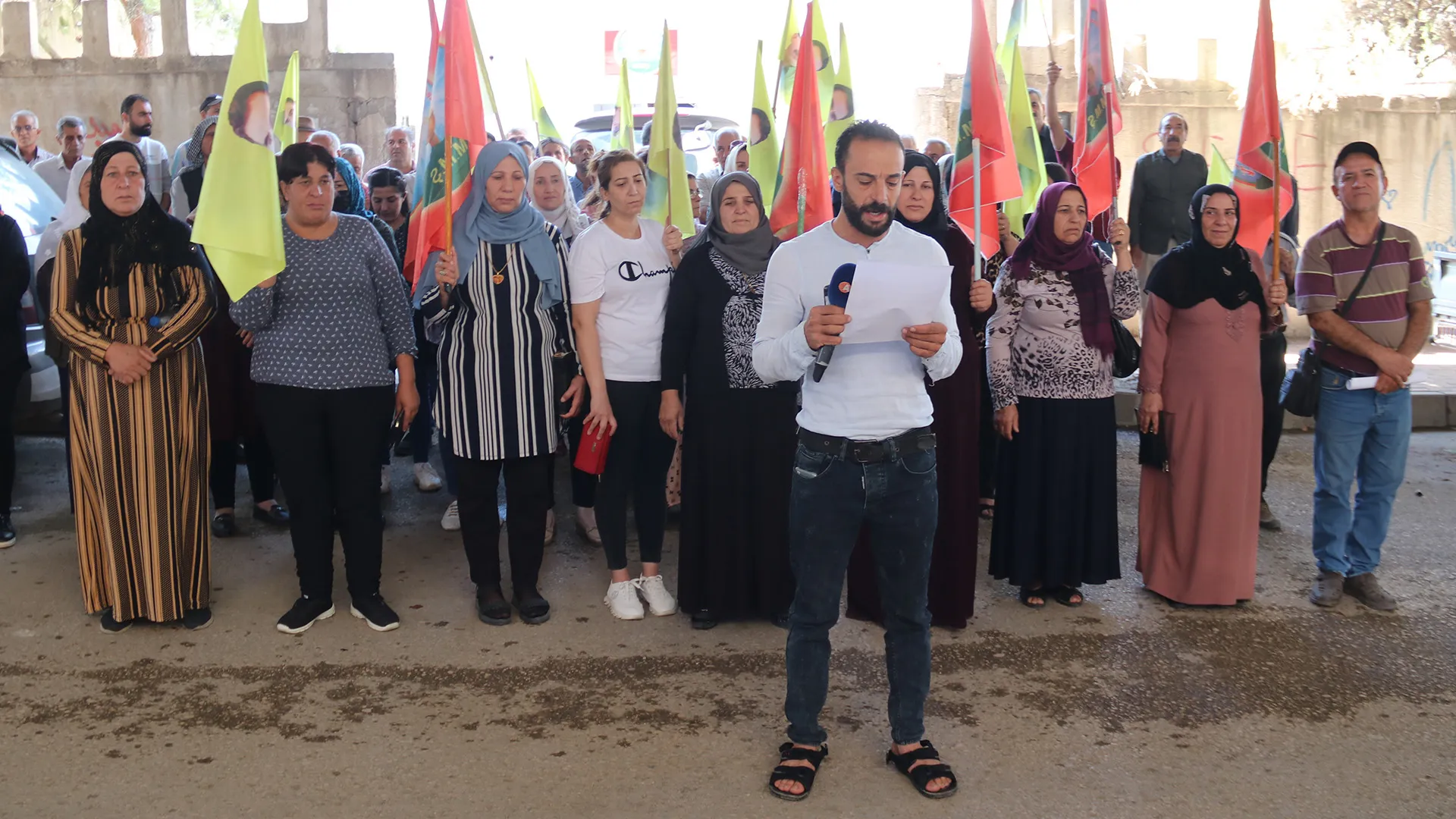 Malbatên şehîdan bang li PDK'ê kir: Aqûbeta dîlgirtiyên êrişa Xelîfanê eşkere bike