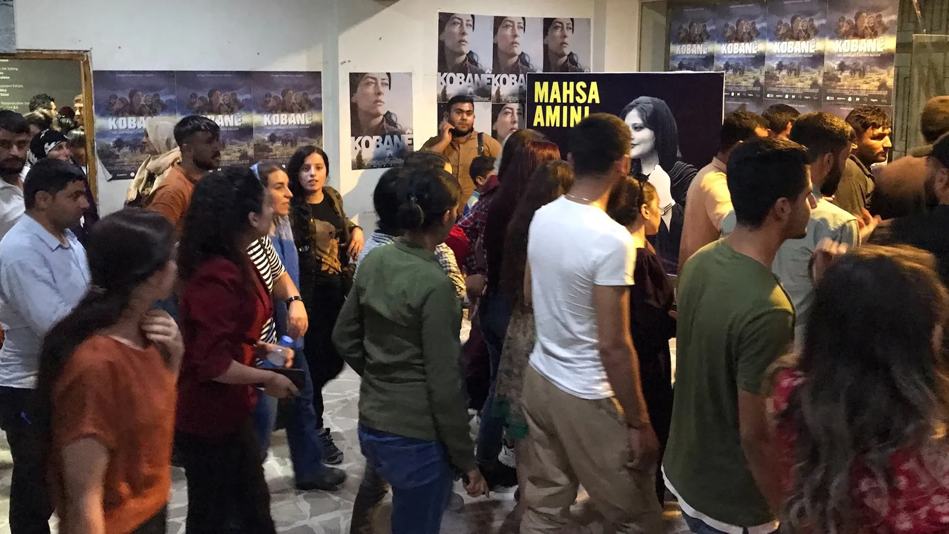 ​​​​​​​Di dema pêşandana fîlma ‘Kobanê’ de serhildana li Rojhilat hat silavkirin