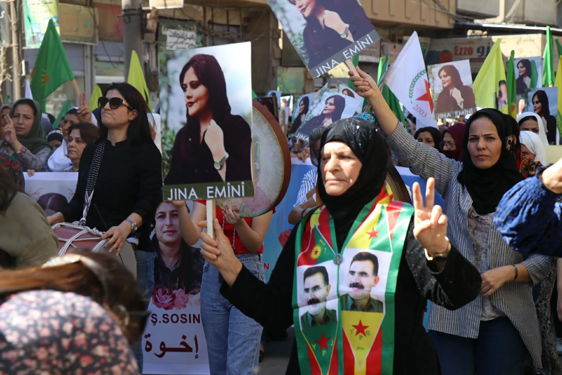 Jinên ji kantona Qamişlo qetilkirina Jîna Emînî protesto kir