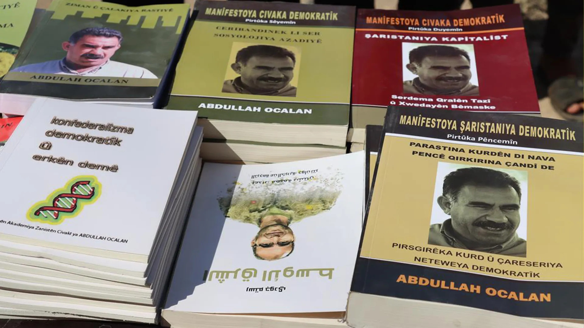 Pirtûkxaneya gerok vedigere kantona Hesekê