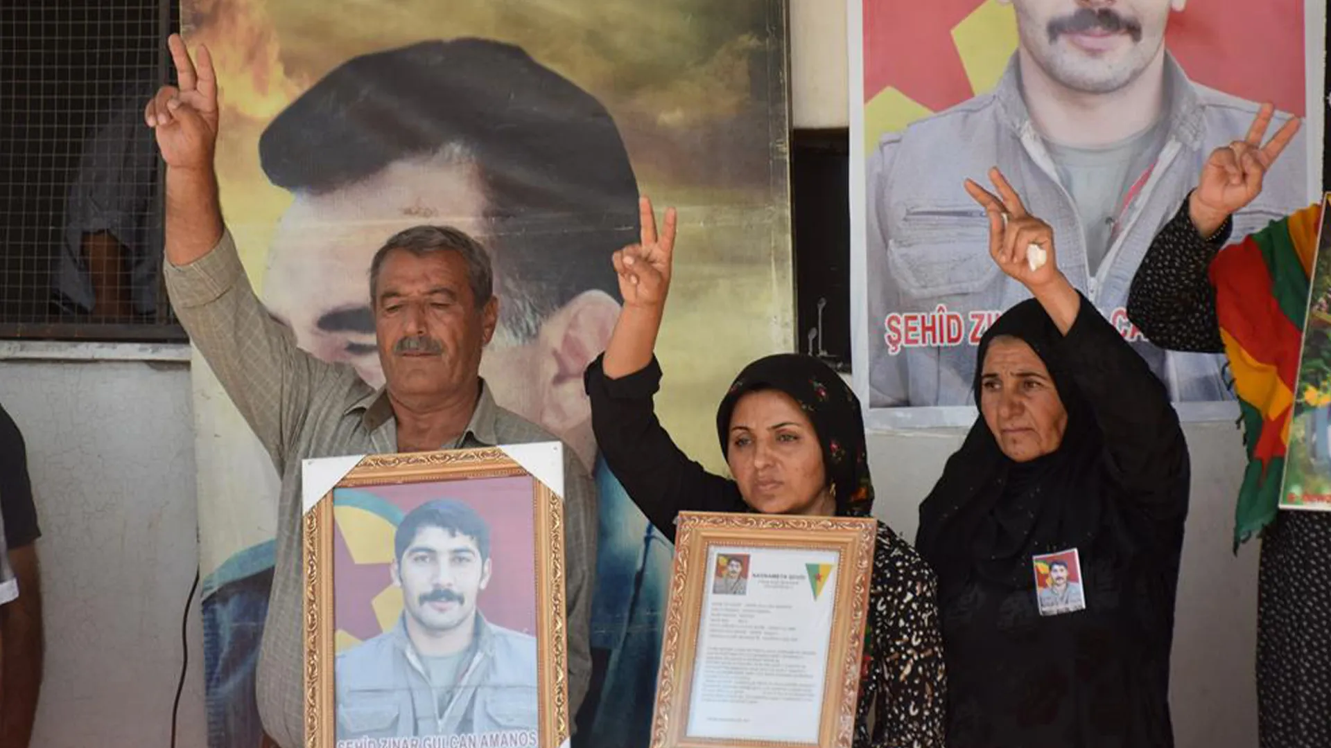 Şêniyên kantona Qamişlo sersaxî dan malbata şehîd Zinar Osman
