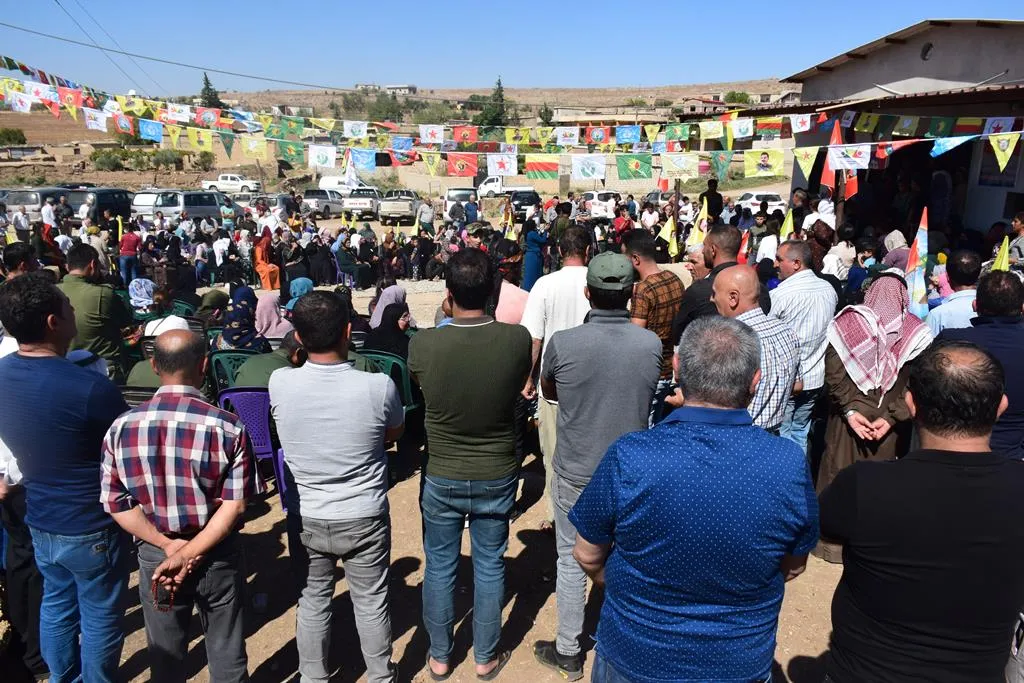 Şêniyên kantona Qamişlo sersaxî dan malbata şehîd Zinar Osman
