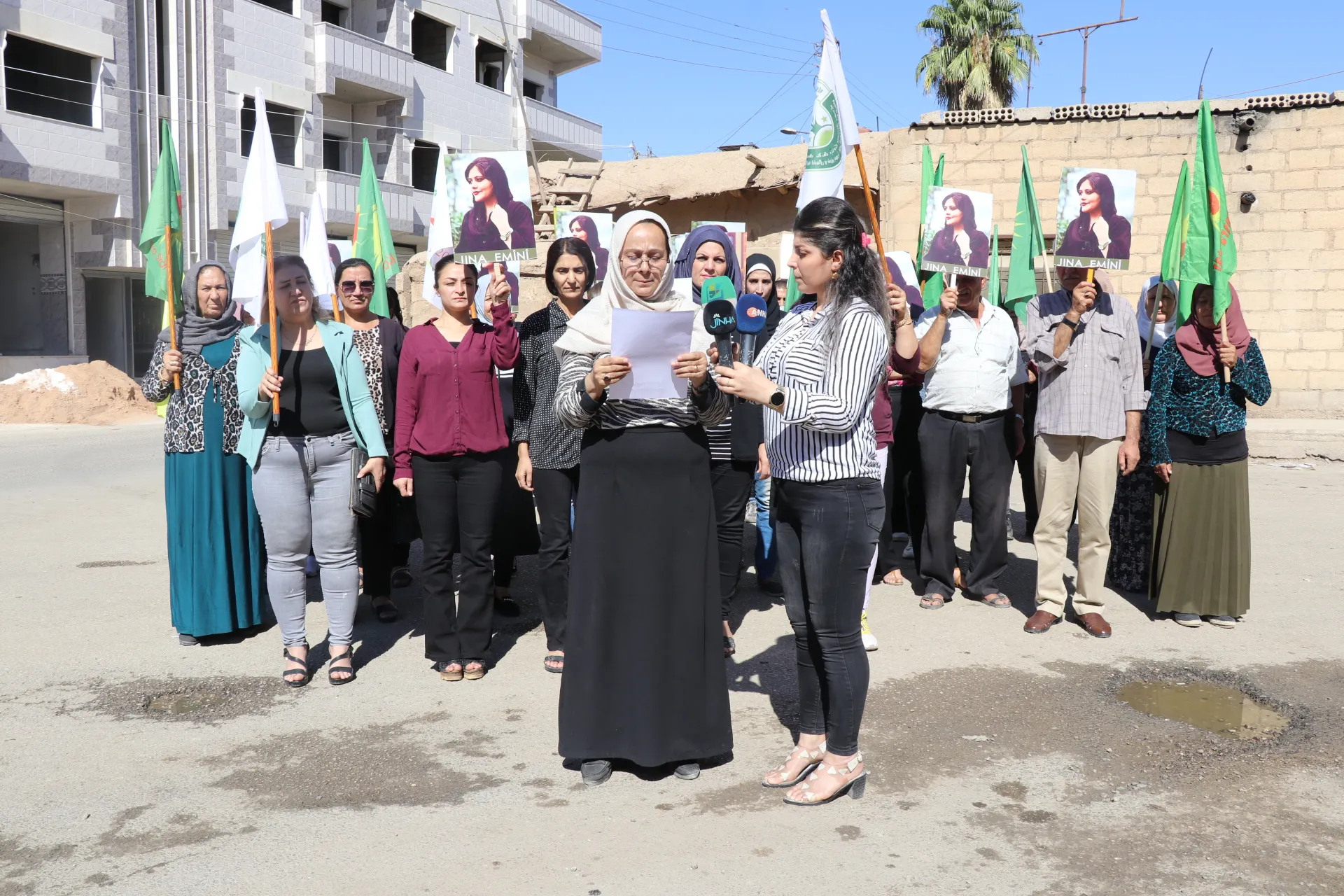 ​​​​​​​Li Bakur û Rojhilatê Sûriyê  jin ji bo serhildana li Rojhilat û Îranê li qadan in -HATE NÛKIRIN