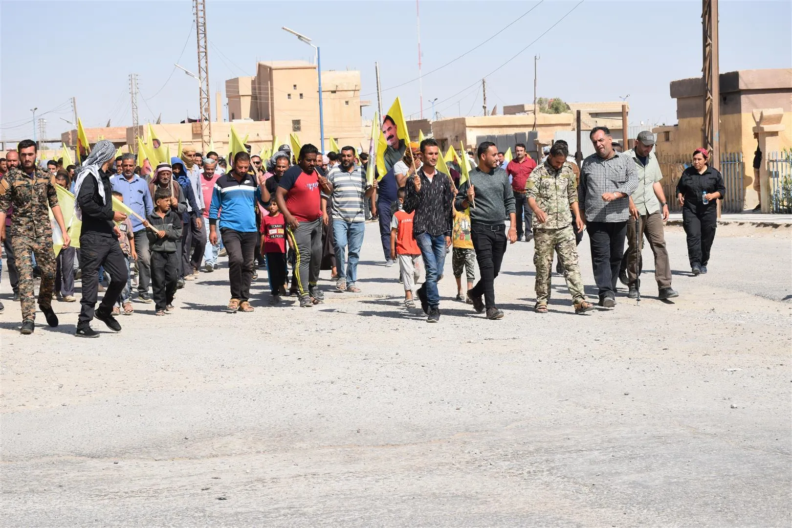 Bi hezaran şênî li kantona Hesekê li dijî dagirkeriyê û xiyaneta PDK`ê xwepêşandan li dar xist