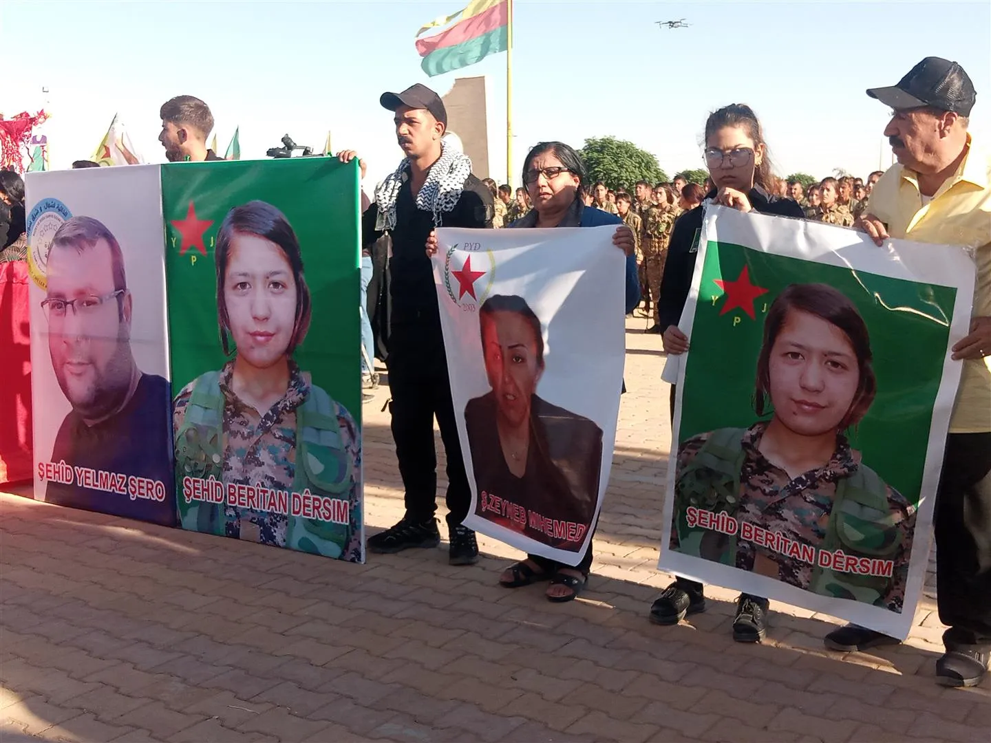 ​​​​​​​Bi hezaran şênî tev li merasîma oxirkirina hevserokên Nivîsgeha Dad û Çaksaziyê bûn