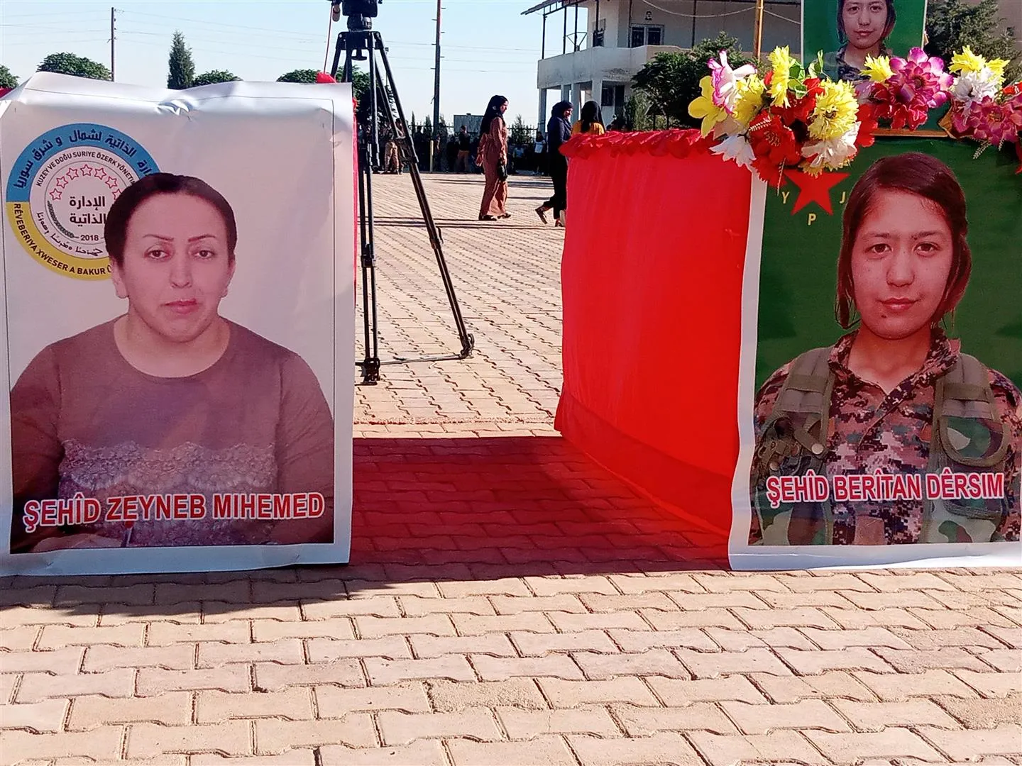 ​​​​​​​Bi hezaran şênî tev li merasîma oxirkirina hevserokên Nivîsgeha Dad û Çaksaziyê bûn