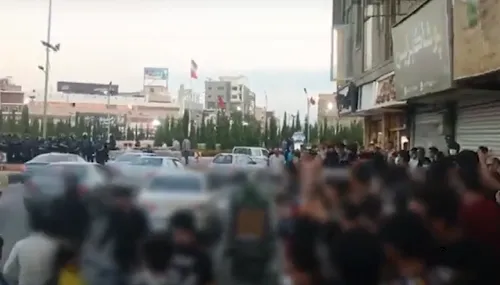 ​​​​​​​Hêzên Îranê êrişî xwepêşanderan kir: Bi dehan kes hatin qetilkirin