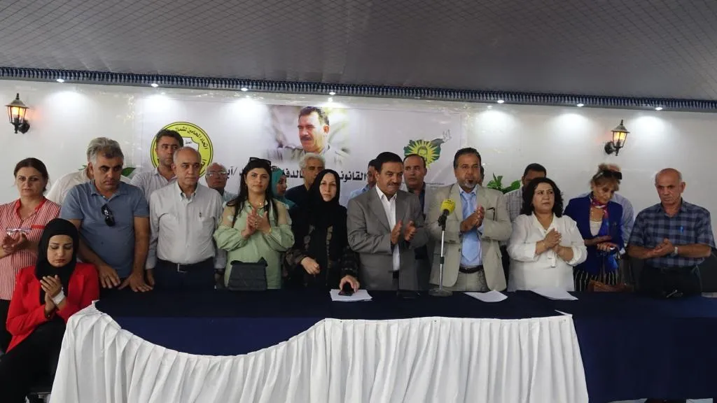 Komxebata Hiqûqî ya parastina rêber Abdullah Ocalan li Reqayê li dar ket