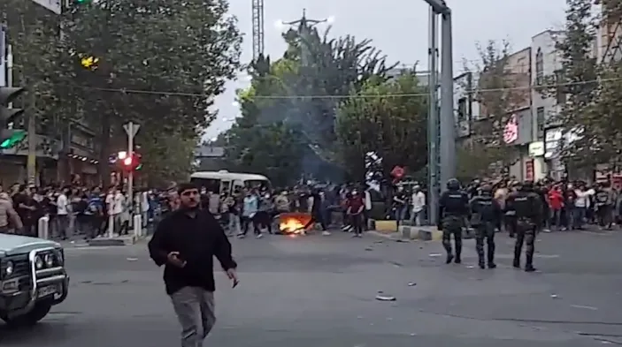 Li hember qetilkirina Jîna Emînî li Rojhilatê Kurdistan û Îranê gel li qadane