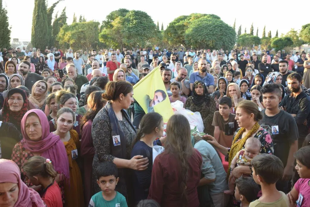 Cenazeyê zaroka şehîd Slava li Dirbêsiyê hat veşartin
