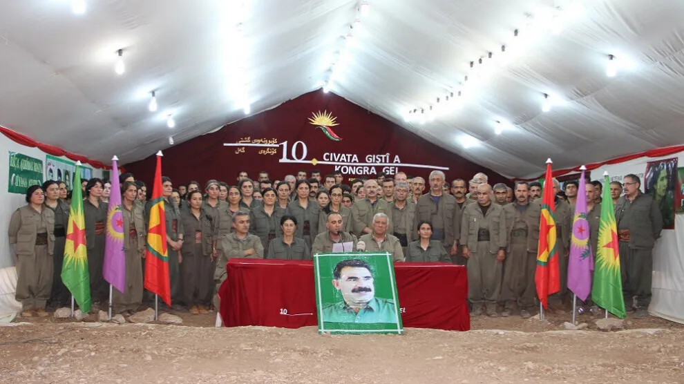 ​​​​​​​KCK'ê helwesta xelkê Amedê ya li hemberî Erdogan silav kir