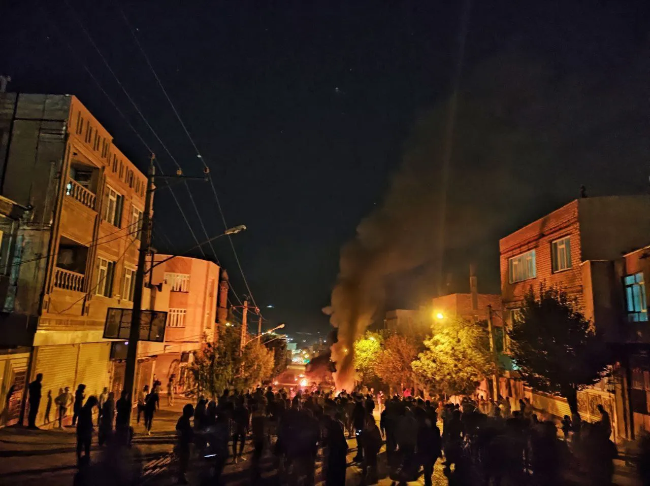 Serhildana li Îran û Rojhilatê Kurdistanê dewam dike