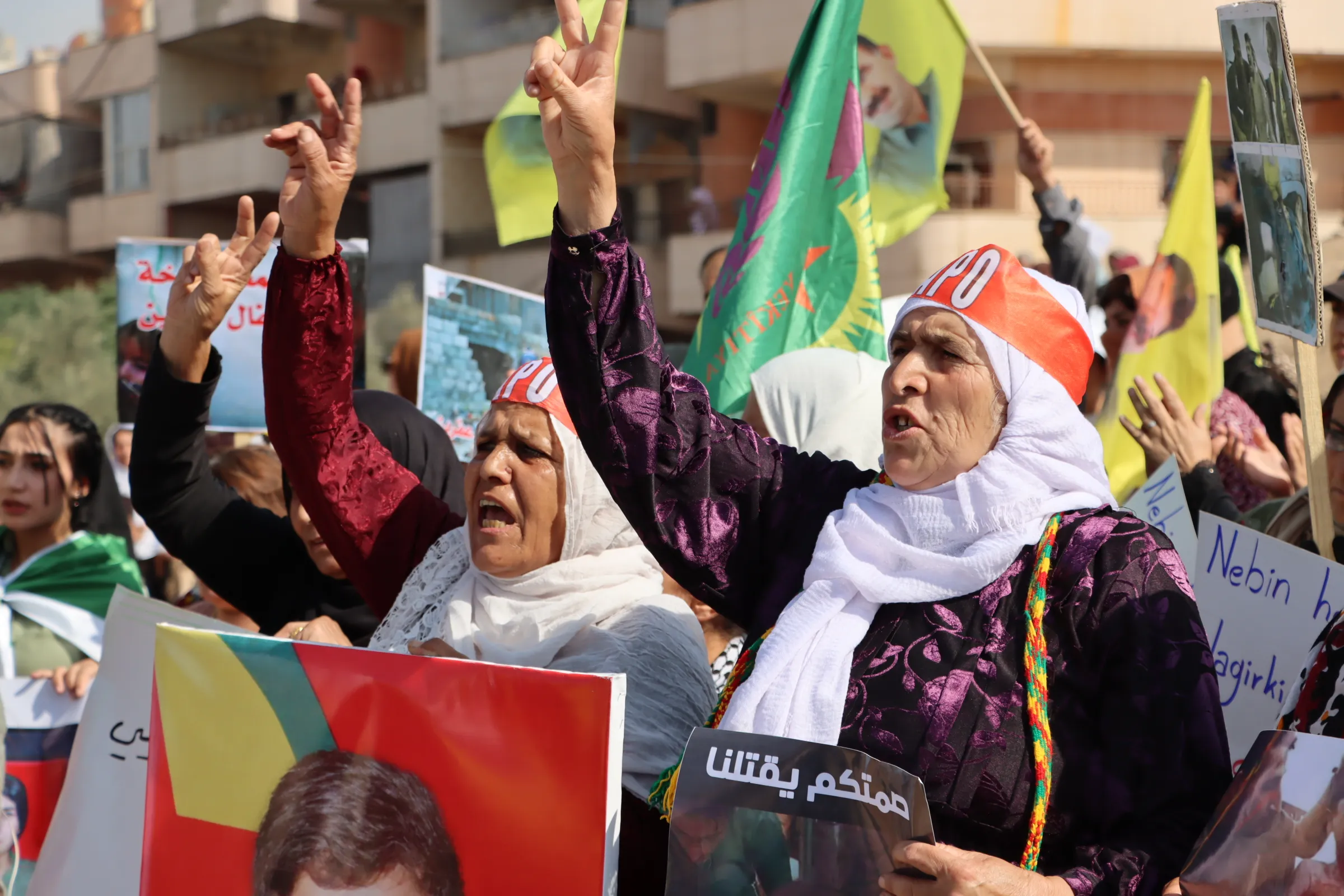 ​​​​​​​Li Qamişloyê bi hezaran kes li dijî êrişên dagirkeriya Tirk daketin qadan - HATE NÛKIRIN
