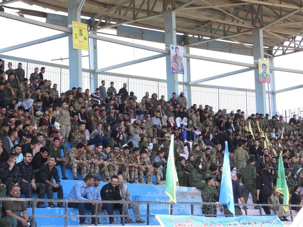 Beriya salvegera rizgarkirina bajarê xwe pîroz bikin, êrişên li dijî gerîla şermezar kirin